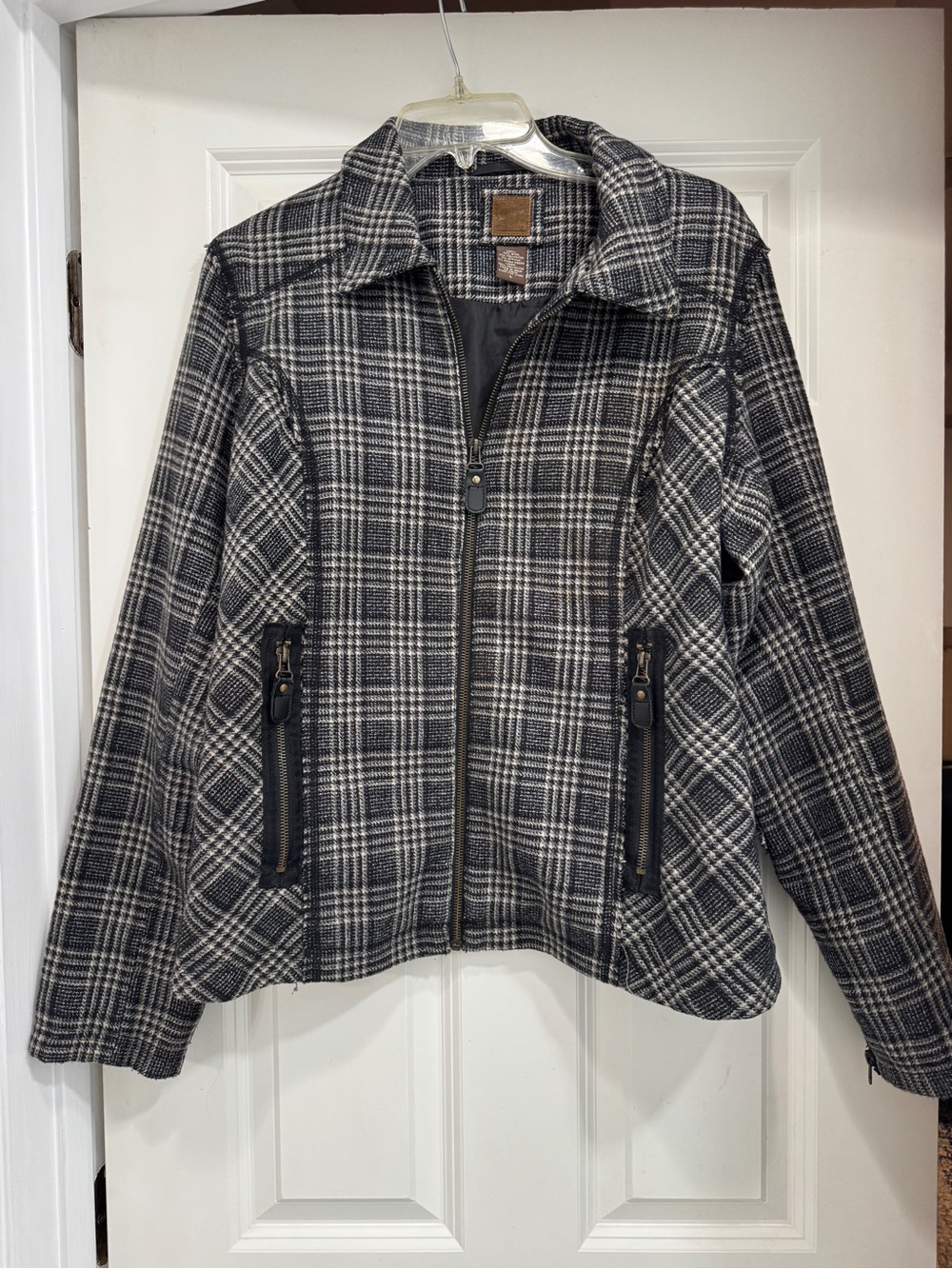 Ruff Hewn Black & Gray Plaid Zip Jacket
